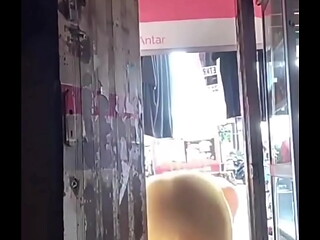 bokep indonesia Tak sabaran lagi jemur baju malah di ajak ngewe