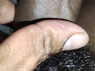 Din din ki ladki ke chakkar mein bathroom mein jakar sex karne lage