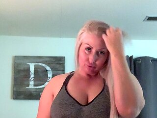 BBW with big boobs on webcam 3 gives ca