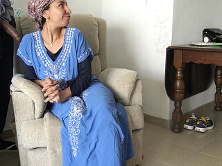 Turkish MILF wife swallows BBC immigrant's load in amateur cuckold scene