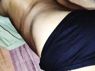 Suman Bhabhi Ko Nangi Karke Full Body Massage Kiya.