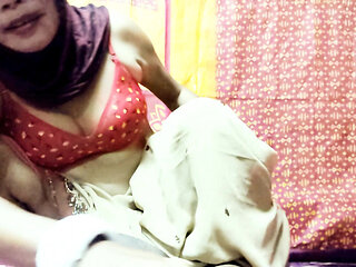 Real Indian Husband and Wife Private Moments (Homemade Couple Video)