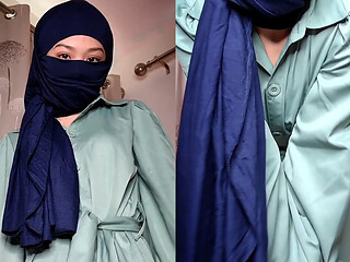A Cute Muslim Girl Doing Porn.