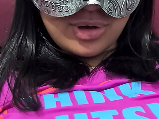 Sucking the Pussy of the Naughty Wife Sa Vanessinha