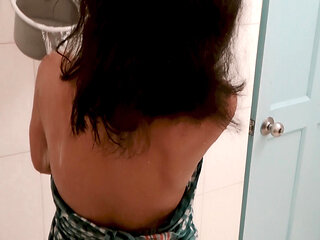 A Desi Girls Mastubated After Bath in Bathroom.