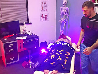 Tantric Yoni Massage with Thatbosslass