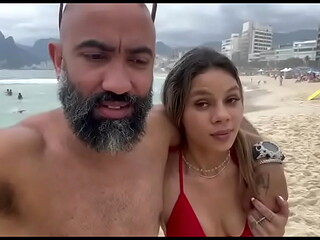 Ela ficou com tes&atilde_o na praia e arrebentei o cuzinho dela
