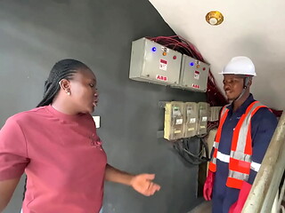 THE ELECTRIC MAINTENANCE PERSON FUCKED SILVER ANAL&rsquo_S PUSSY WHILE COMING FOR HOUSEHOLD MAINTENANCE