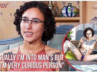 Tattoo Hottie Masturbates With Her Favorite Vibrator