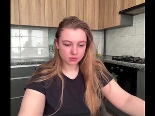Jucielussie morning masturbating on the kitchen