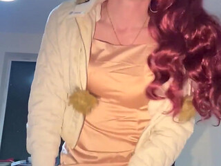 Jess Silk Rides Dildo