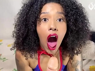 Na noite de Halloween, Chapeuzinho vermelho se masturba enquanto o Lobo mal est&aacute_ fora e tem um orgasmo que faz suas pernas tremerem