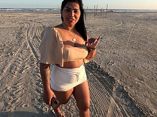 Cuspe e Toma no Cuzinho: Foda Anal em P&uacute_blico na Prai