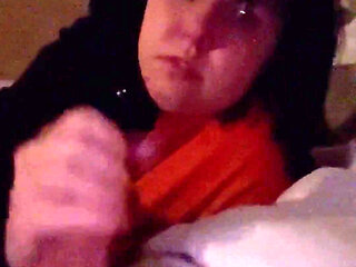 18 Year Old Gives BJ at Night