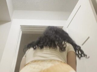 Goth girl won't stop twerking for you