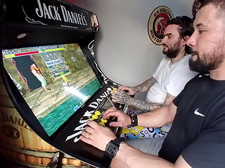 Dois Jogadores, Uma M&aacute_quina e Muita Adrenalina