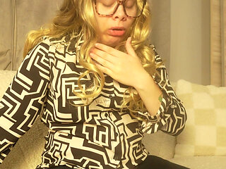 Giantess Stepsister Swallows Him the Potion Wears off