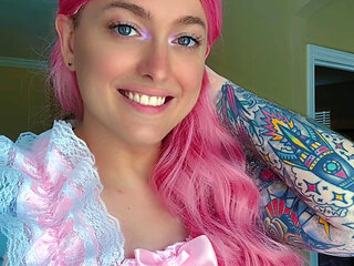 White closet sissy Deanna dresses and sucks bbc huge load
