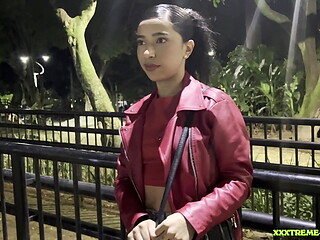 I TAKE A STRANGER HOME IN MEDELLIN AND END UP FUCKING HER WITHOUT A CONDOM