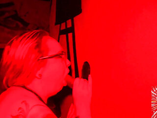 Savanna Smashes the Glory Hole Record in Jaw-dropping Contest