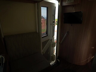Il se fait pomper en conduisant le camping car