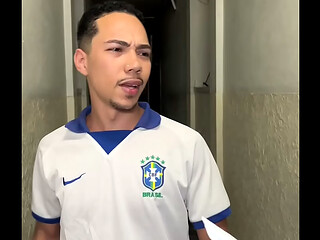 passivo afeminado da bunda grande seduz entregadores cafu&ccedil_u pra tomar leitada