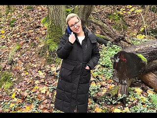 Extremely Horny MILF Squirts Cunt Outdoors - Amateur Fucking & Pissing