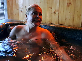 Vicky Wilfing in jacuzzi before a