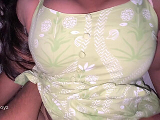 Hot Desi Bhabhi Viral