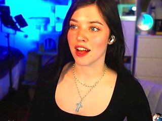 Amateur Webcam Chick Masturbates On Webcam More at