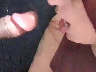 Gloryhole Esposa Com Pau Grande Deixa Gozar Na Boca!