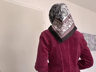 Demonstration of Beautiful Satin Headscarves, JOI, Lady Victoria Valente