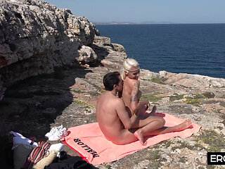 Spontaneous Fuck on the Side of the Road Hungry MILF Gives It Her All