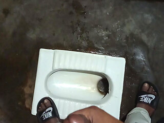 Bathroom ma gayer choldrko