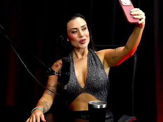 Respondeu em quem mama, senta ou passa, mostrou como que faz o seu v&iacute_deo sensual, e o tes&atilde_o... - Taluane Boom (WATCH ON: SHEER/RED)