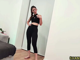 STRIPTEASE FITNESS GIRL IN YOGA PANTS BIG ASS PUSSY
