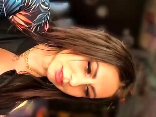 Big boob brunette masturbates on webcam