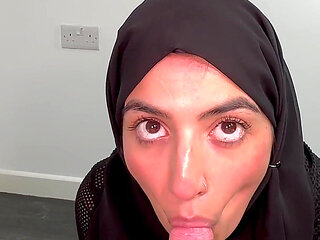 Hijabi Slut Drinks and Sucks White Cock During Ramadan