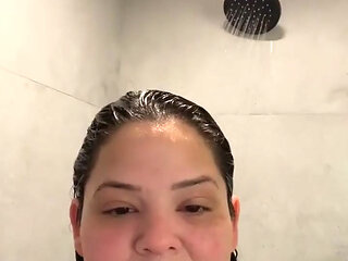 Live Stream with Dani Valentina
