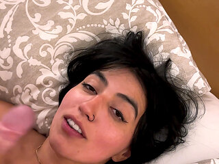 Hungover Pakistani Slut Gets a Huge Facial
