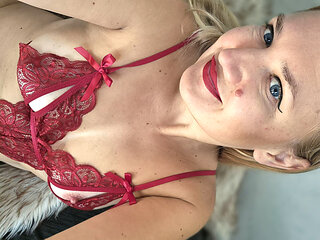 Playing with Myself Because I Still Didn't Find My Dom!