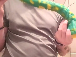 Sex toy review.  Octopus sexytoy