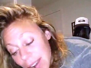 Sexy Amateur MILF Blowjob