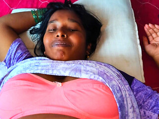 Young Devar bhabhi sex video - devar apni chhoti bhabhi ko nanga karke chod raha he bhabhi Aaj bahot happy he- Aunty sex hindi.