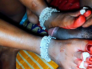 Bangali new marride madhu bhabhi devar ne chudai kar diya.indian desi village wife payal pahan ke apne husban ka footjob ki hard chudai hind