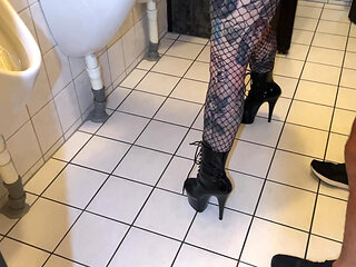 Anal Sex in the Men's Toilet!!!