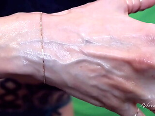 Rebecca Diamante'_s big hands veins