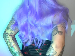 Need someone to play with me now