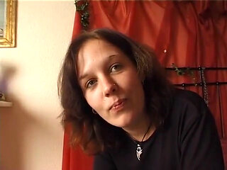 Small tit brunette fingering and rubbing her pussy