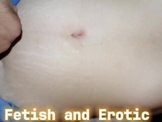 It'_s fascinating to explore a milf girl'_s navel